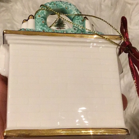 Our First Home 2021 Ceramic ornament from Christmas Tree Spode - Picture 4 of 14